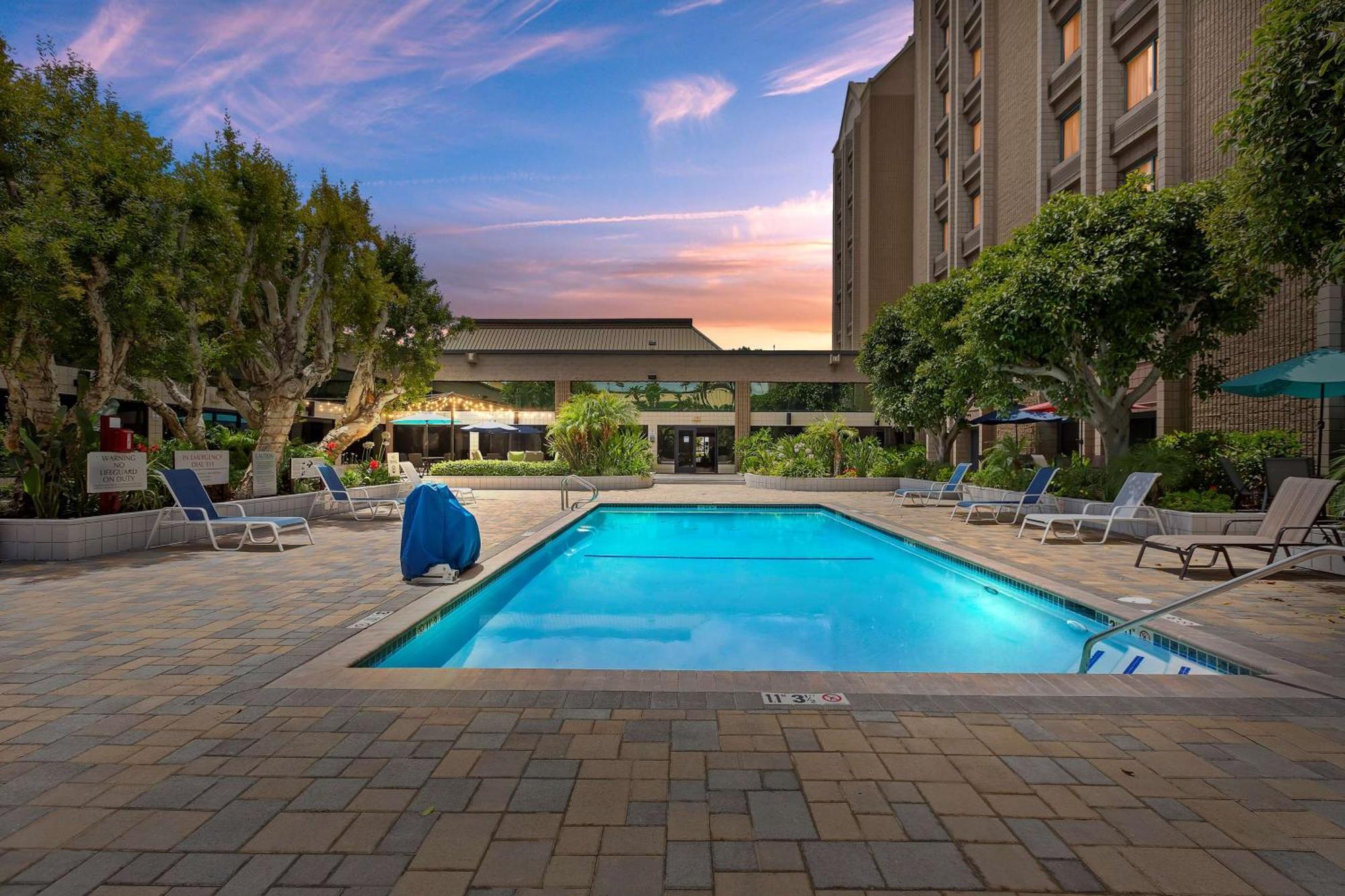 Doubletree By Hilton Whittier Otel Dış mekan fotoğraf